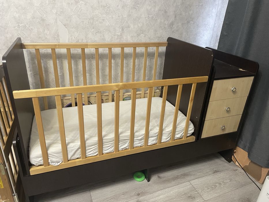 Продам манеж (с маятником)