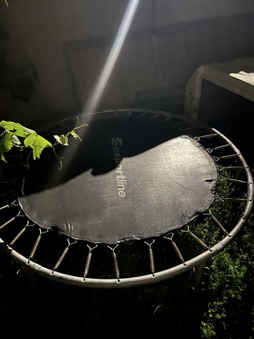 Trambulina de copiii