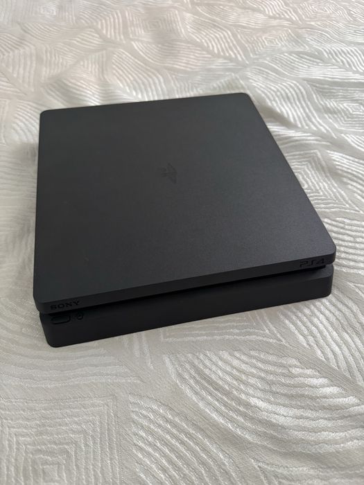 Продам Playstation 4 slim 500gb