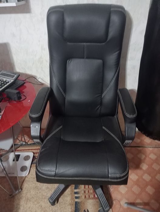 Кресло офисное .