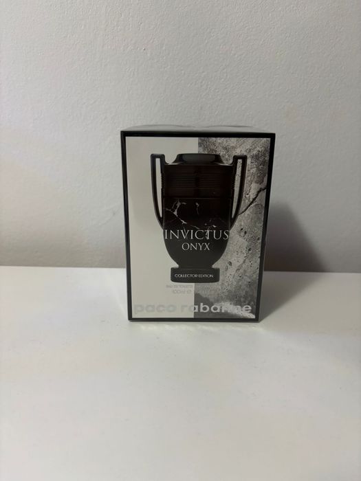Vand Parfum de barbati si femei