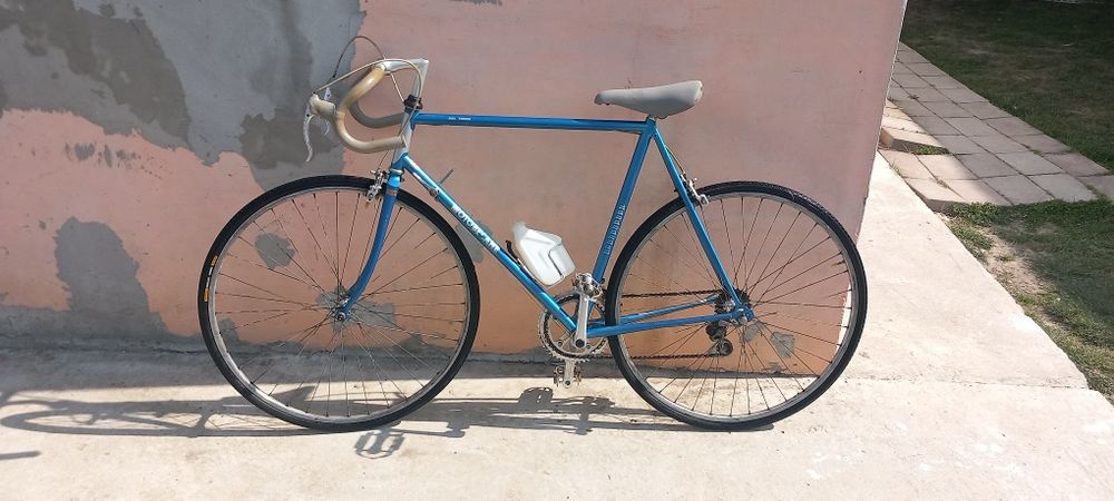 De vanzare  semicursiera