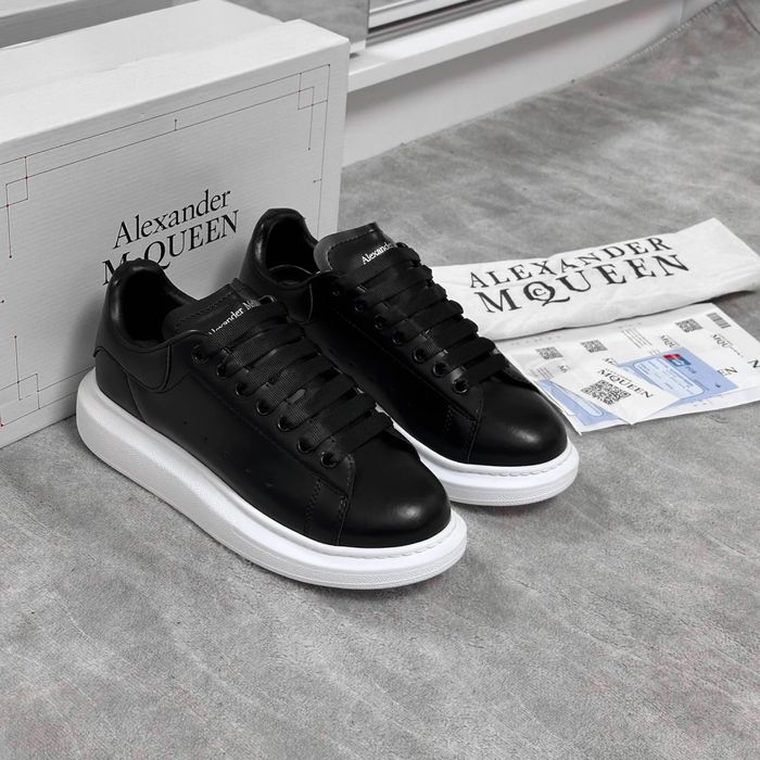 Adidasi Alexander Mcqueen negri albi piele naturala