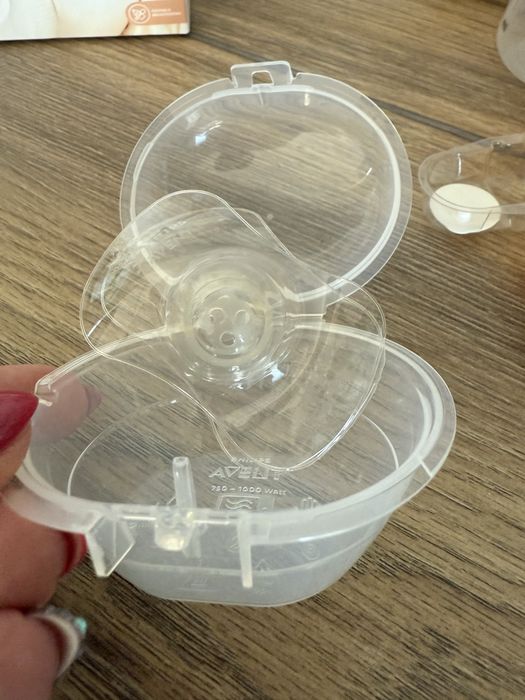 Ръчна помпа за кърма Medela + още неща