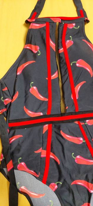 Продам яркий шикарный купальник