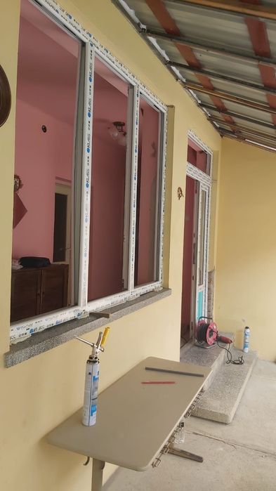 Montaj profesional uși interior și termopane