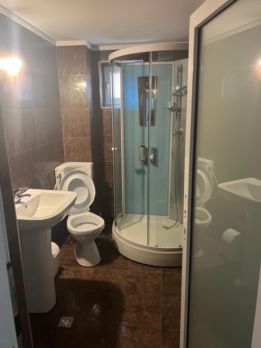 De inchiriat - Proprietate completa 4 apartamente pentru muncitori