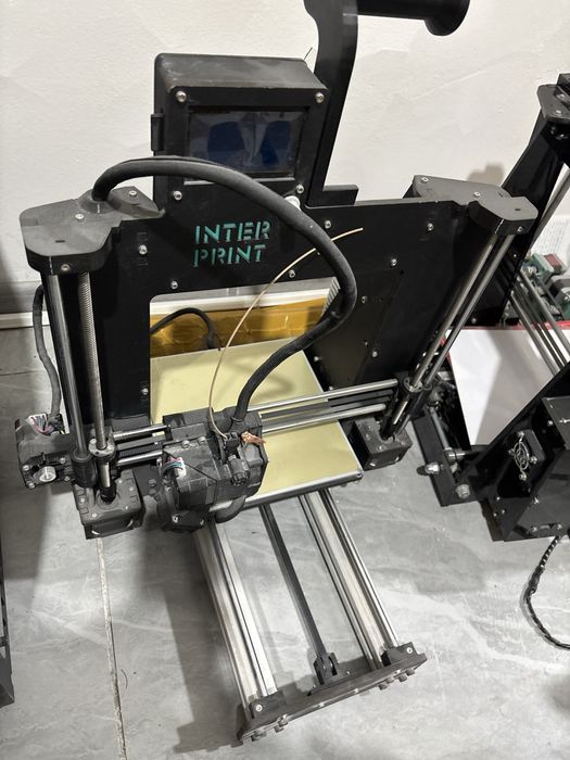 3д принтеры, печатающие из пластика.