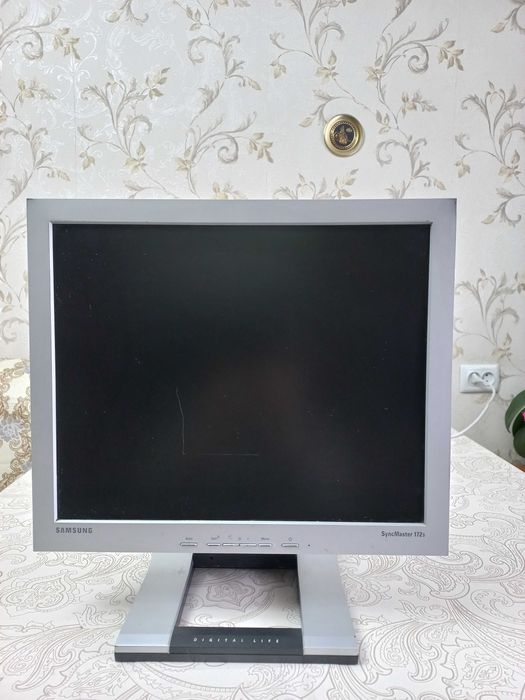 Продам монитор  17 дюймов ЖК