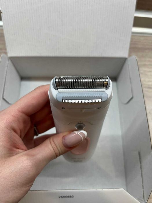 Продавам епилатор Braun