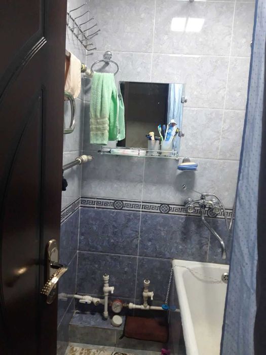 Uy sotiladi dom 3 xona