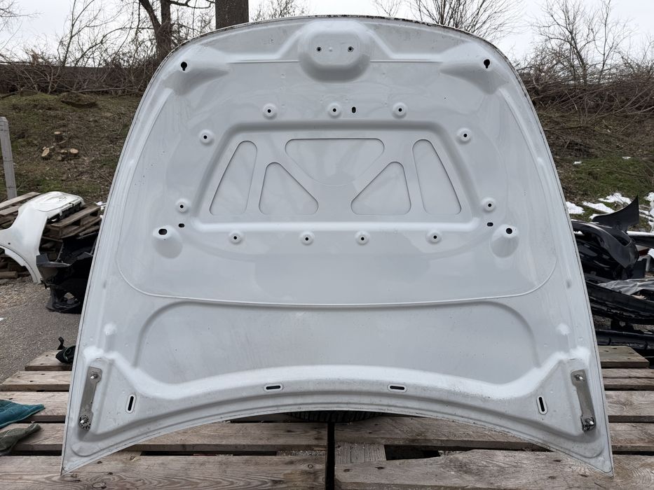 Капак Tesla Model Y
