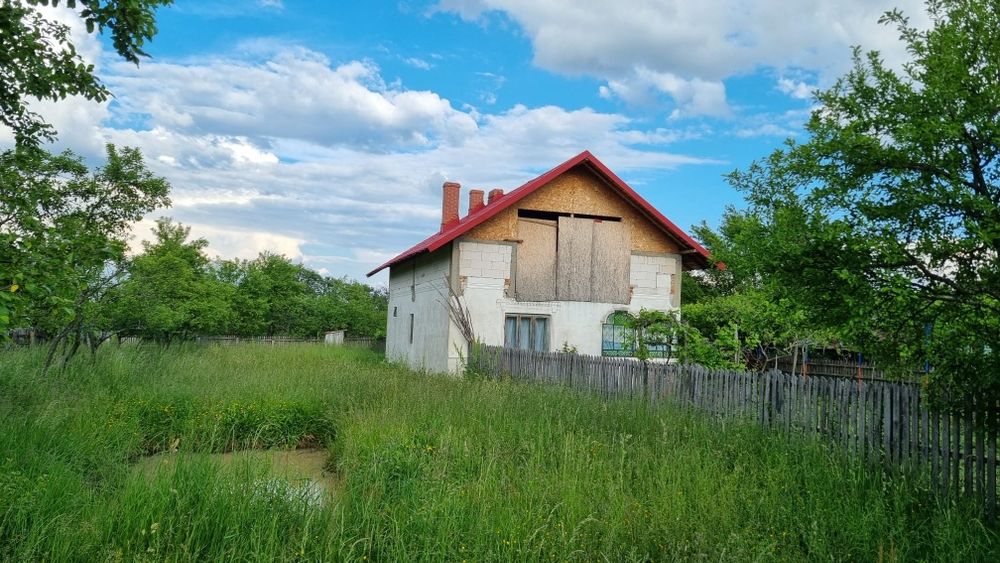 Casă bătrânească din Cărămidă la 38 km de Pitești