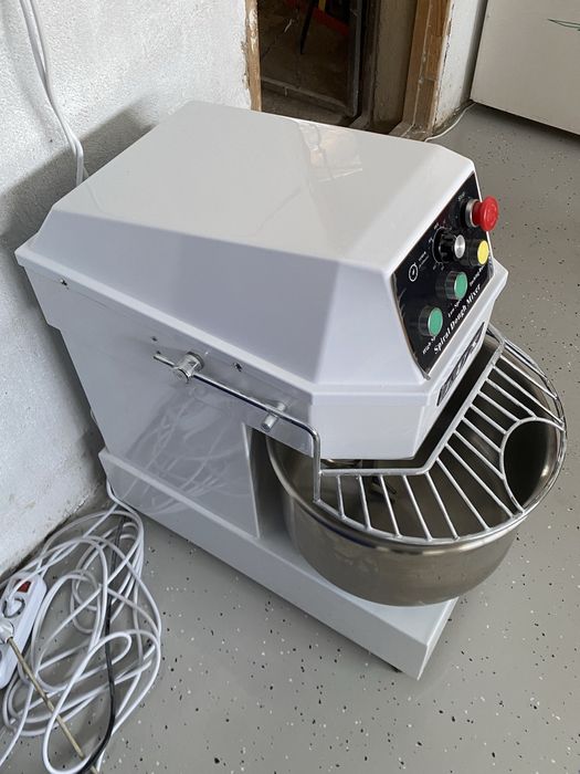 Спиральный тестомес LUX 8 кг