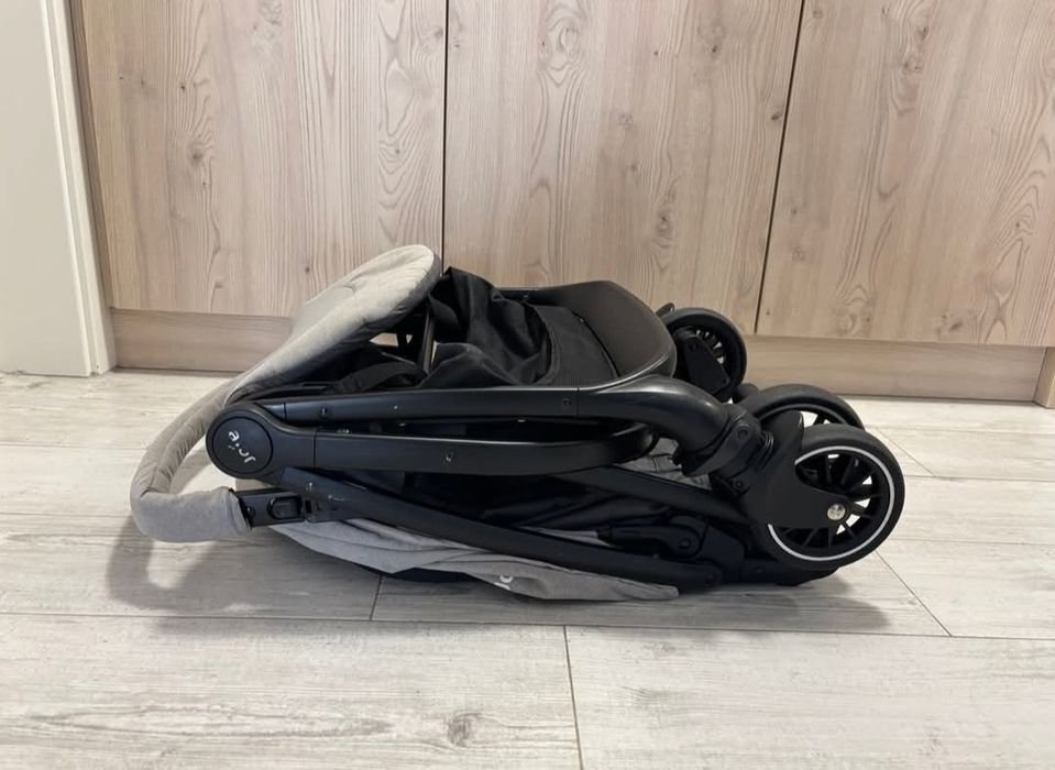 Cărucior ultracompact Joie Tourist