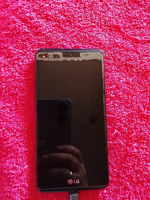 Продам телефон в рабочем состоянии.