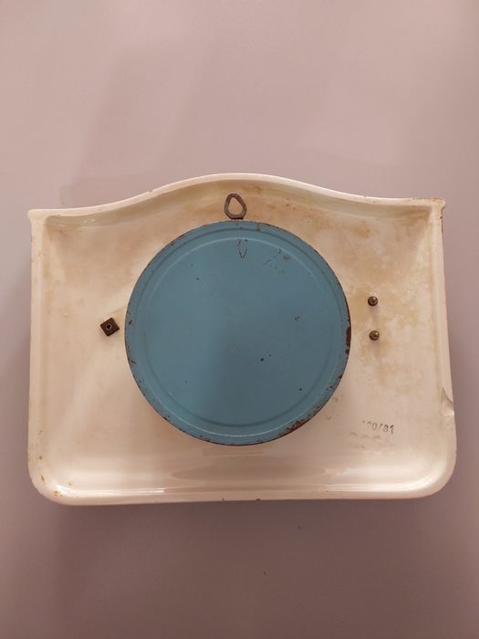 Порцеланов часовник Mauthe