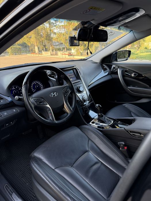 Hyundai Grandeur HG300