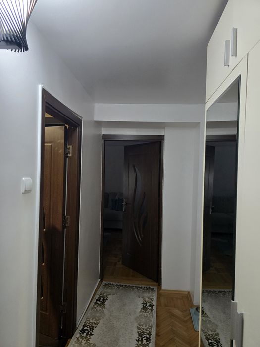 Apartament 4 camere de vanzare