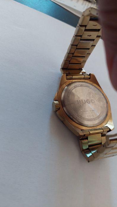 Часовник HUGO HU476 Gold Нова Батерия