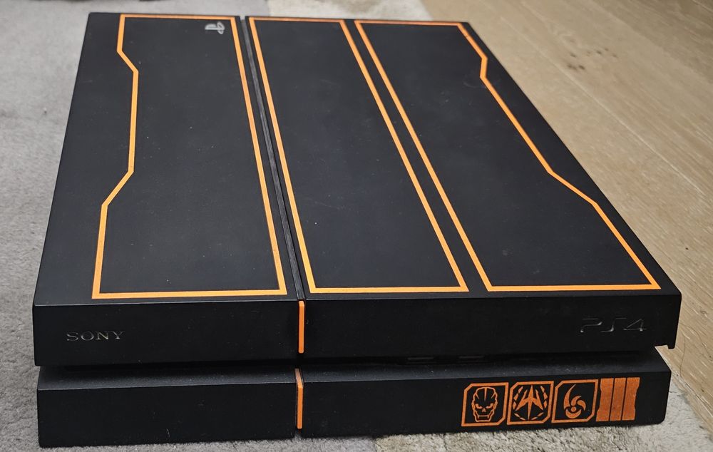 Consolă PlayStation 4 (PS4) 1TB Ediție Limitată Call of Duty Black Ops III + Controller Original BO3