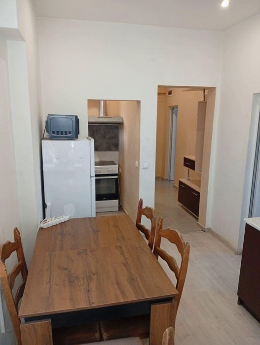 Дава се под наем Тристаен апартамент в София, Център - 75 кв.м за 647.19 € - Снимка #1