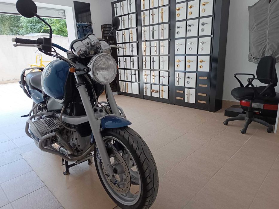 Уникален мотоциклет BMW R 1100 R