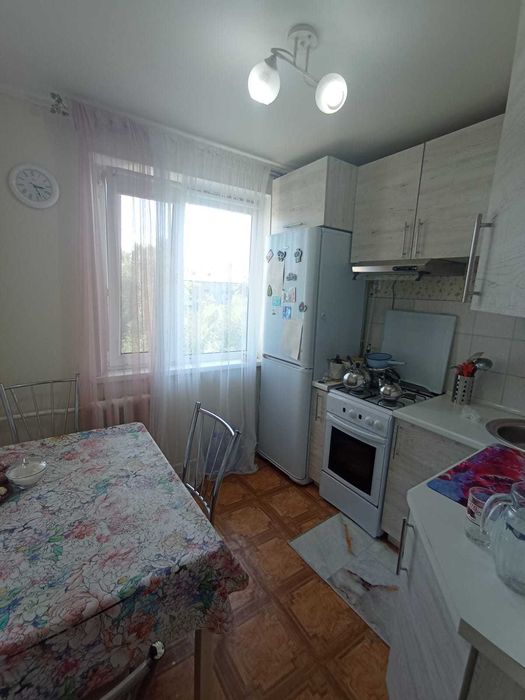 Продам 2 комн. квартиру в Уральске