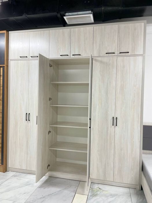 Большой Распашной шкаф от Comfort Mebel