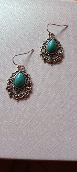 Слънчеви закачливи обеци в бохо стил с камък в тюркоаз -за ежедневно и