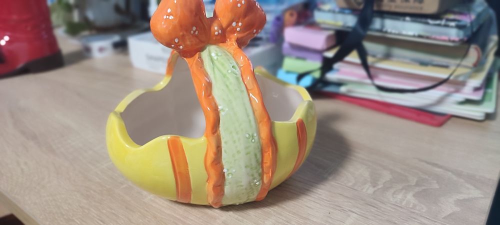 Декоративная корзина (кашпо)