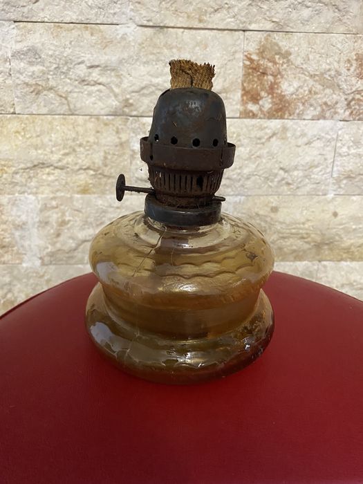 Lampă veche pe gaz .Aplică cameră copii .