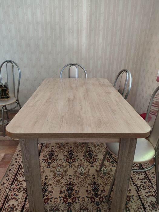 Продам кухонный стол