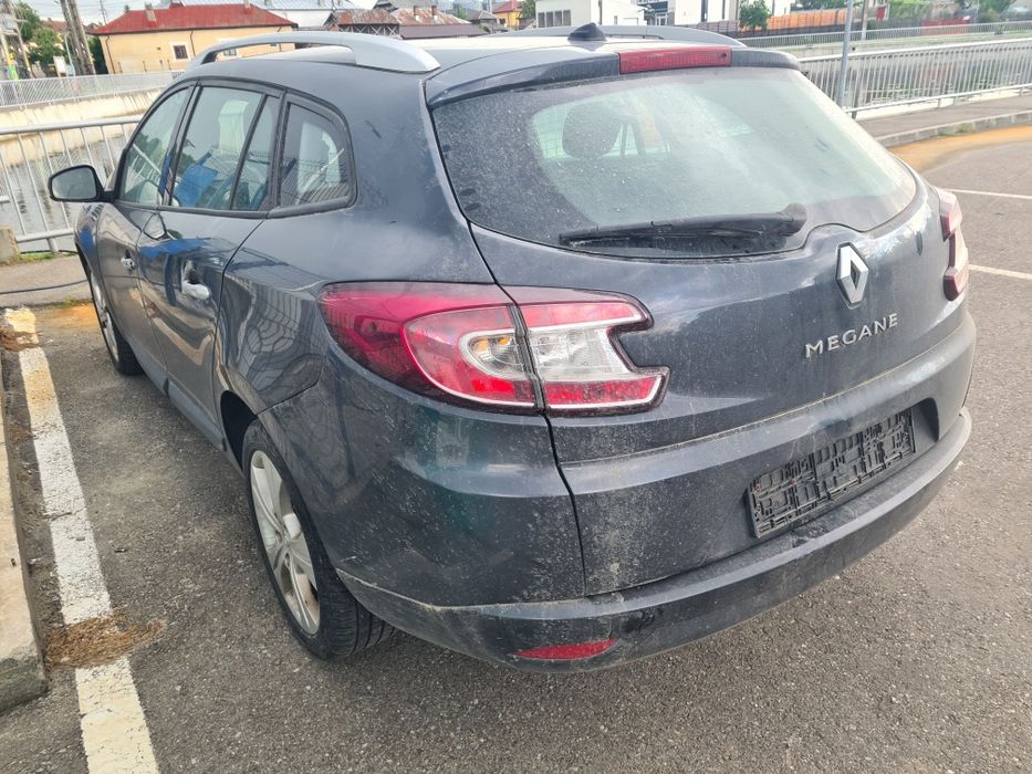 Far bara fata capota motor-Renault Megane 3 an 2012 /Clio 3 an 2008