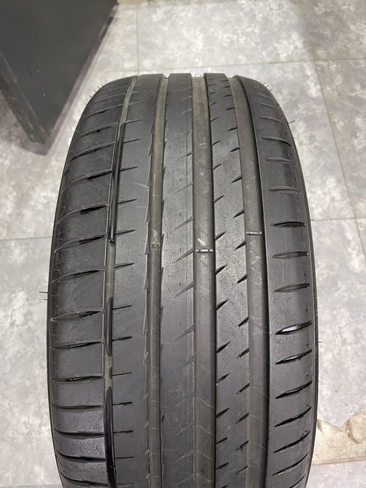 Michelin Pilot sport 4 245/45R19