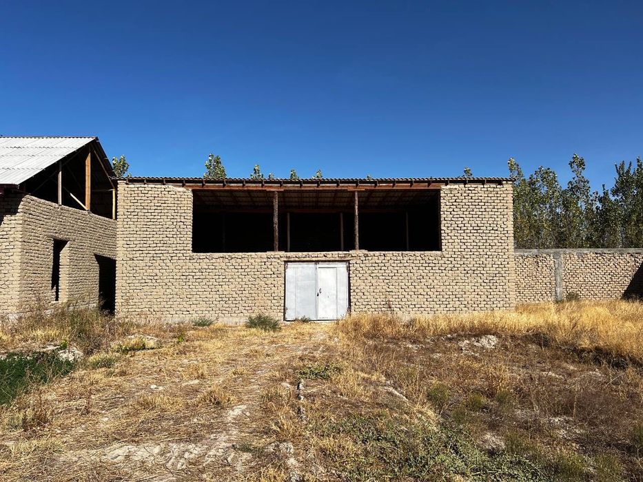 Янги курилган уй сотилади.