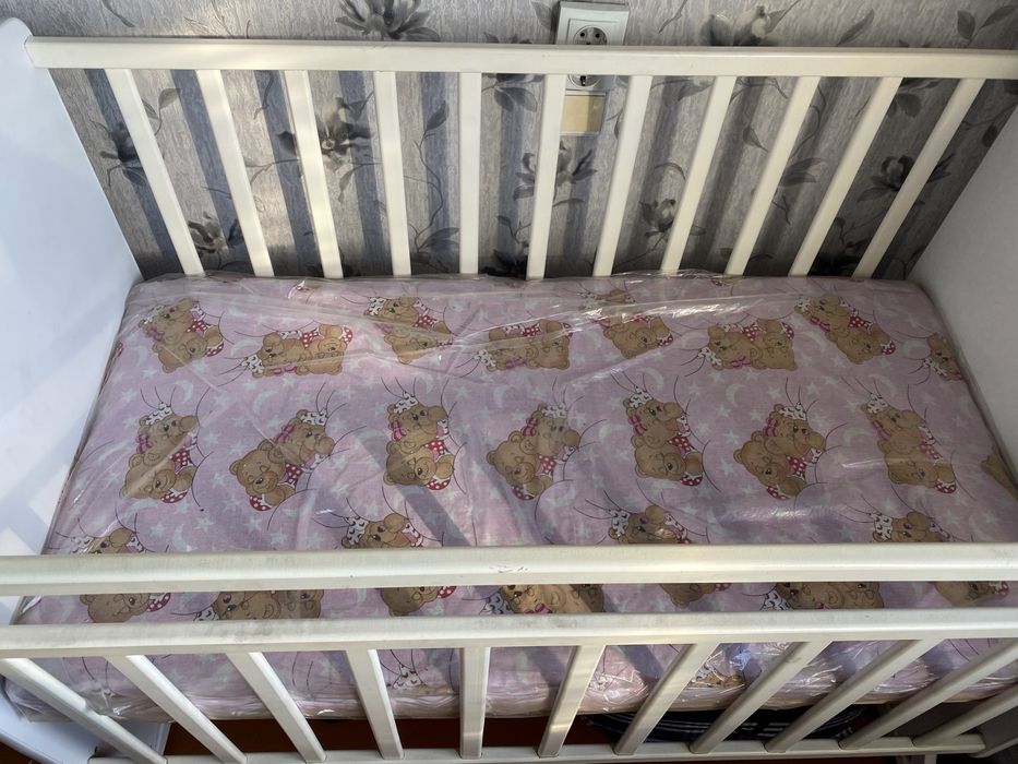 Детская кровать с бордиками