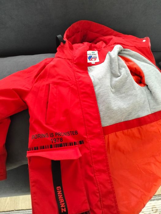 Куртка для девочки  в хорошем состоянии