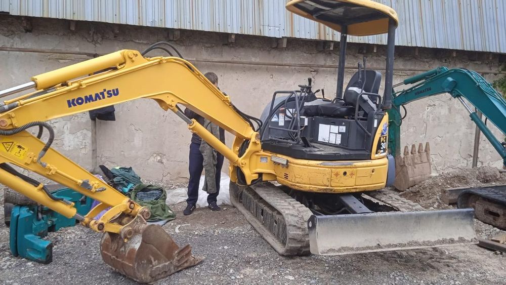 Продам мини экскаватор Komatsu pc30