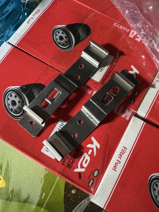 Продам без рамочный под номерник