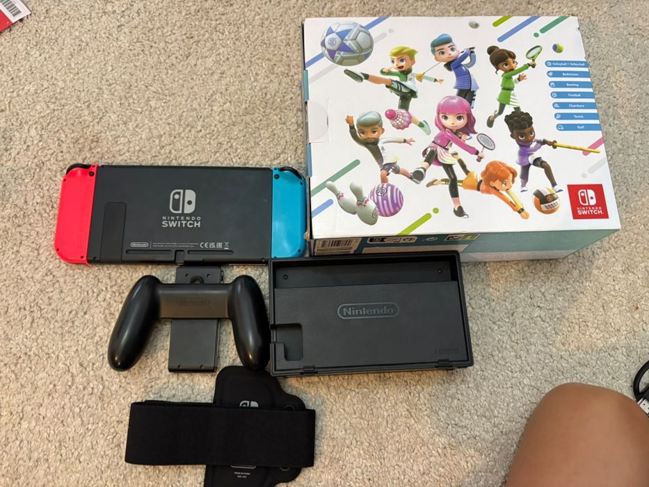 Nintendo Switch (Consolă + Joc Nintendo Switch Sports) - Pachet Complet