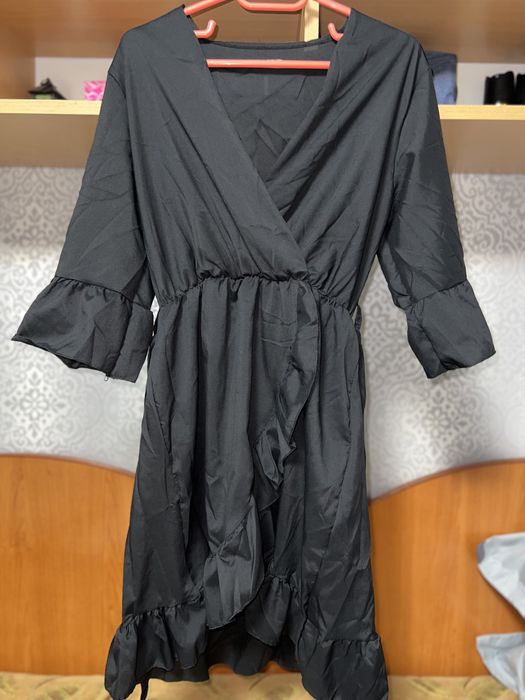 Vand rochie scurta marimea M