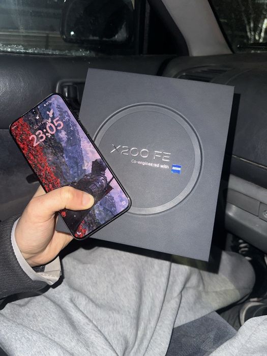 Vivo X200 FE / 512 gb / AKB 99% / КАСПИ РАССРОЧКА