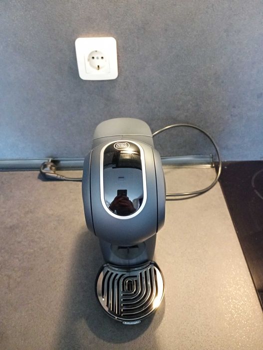 Като нова в кутията си кафемашина Delonghi Dolce Gusto Genio S Touch