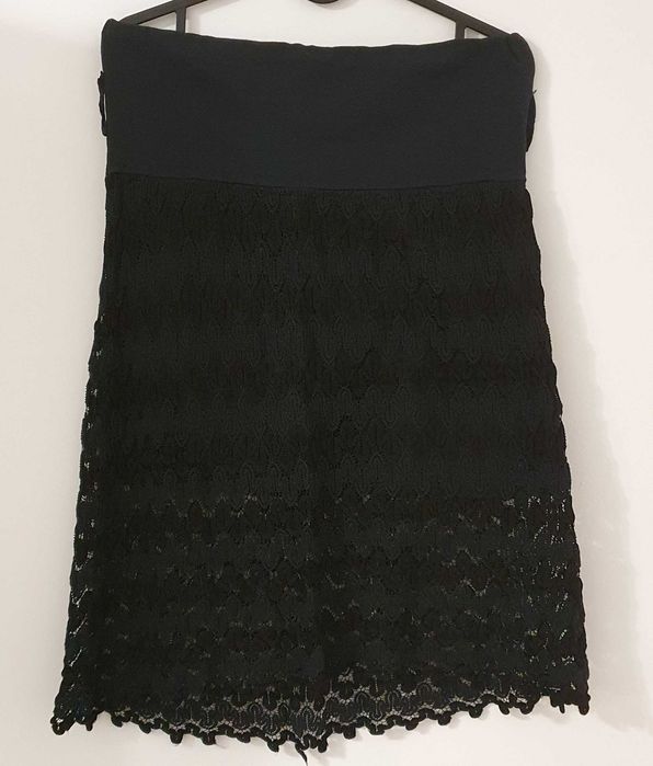 Fusta neagra cu dantela stil "crosetat"