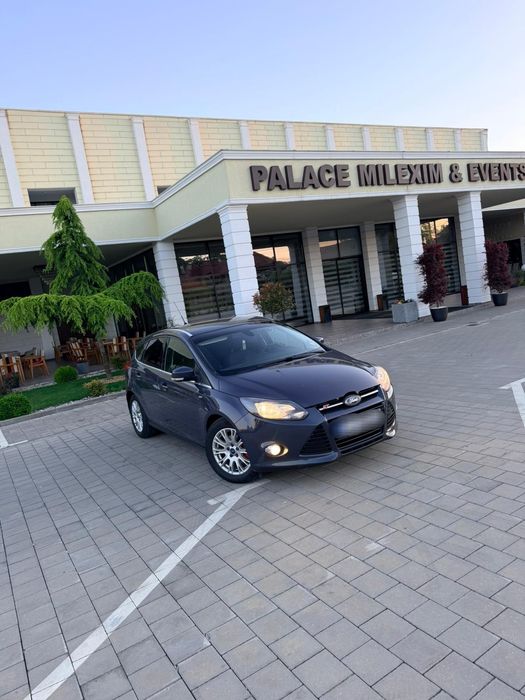 Vând Ford focus euro 5