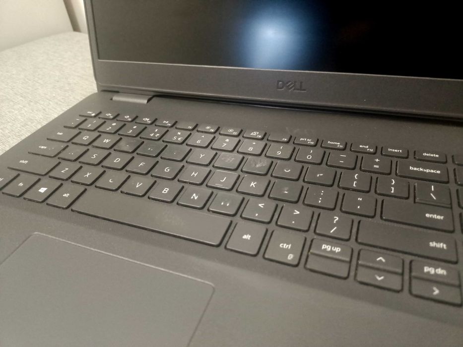 Laptop Dell Vostro 15 3510 – i5 Gen 11 / 8GB RAM / SSD 256GB NVMe