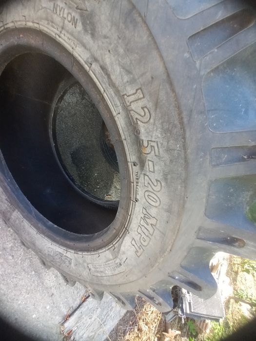 12.5 r20 2 bucati la 600 lei