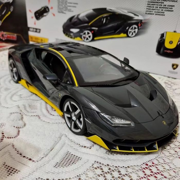 Радиоуправляемая машинка Lamborghini Centenario в масштабе 1:12