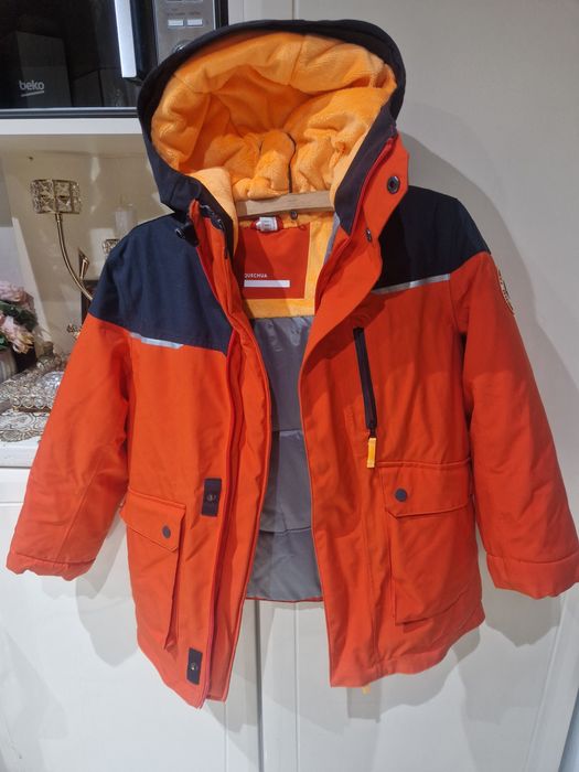 Geaca groasa impermeabila pt 10-11 ani la doar 45 lei